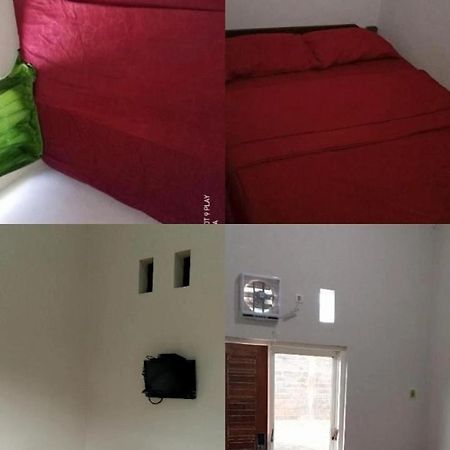 Bromo Family Guest House Kepanjen Esterno foto